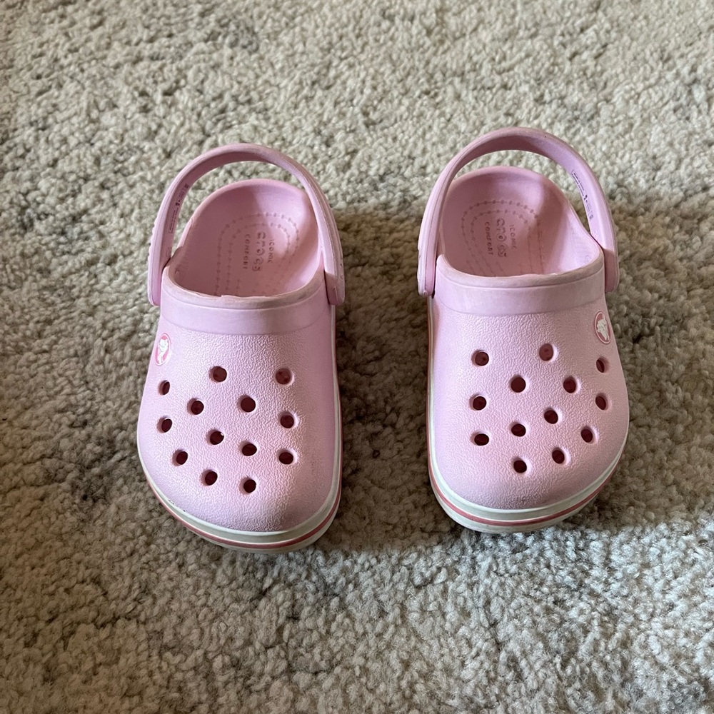 Toddler girl Crocs c6